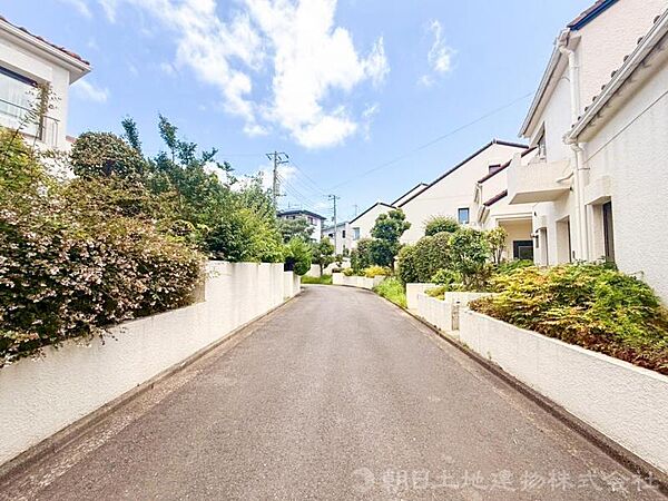 陽射しと心地よい風が自慢の立地！新鮮な空気と光が広がる空間！
