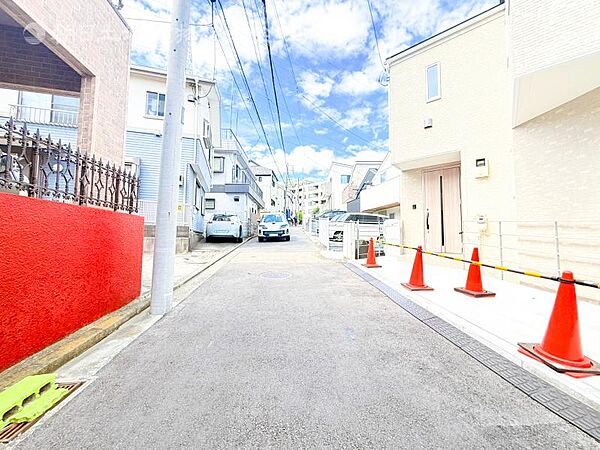 【外観】低層の一戸建を中心とした街並が続き周辺は陽当り良好！採光や開放性に恵まれた住環境となります！