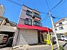 外観：2Fに二部屋、3Fに1部屋あり、3階部分は一つの大きなお部屋となっております