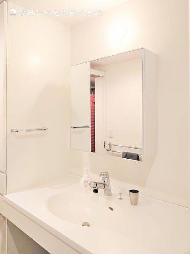 【洗面・脱衣所】使用頻度の高い場所だからこそ便利な空間に。多人数での使用も考えた便利な空間です