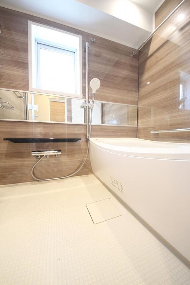 ■1317サイズの浴室、追い炊き機能＆浴室換気乾燥暖房機付き