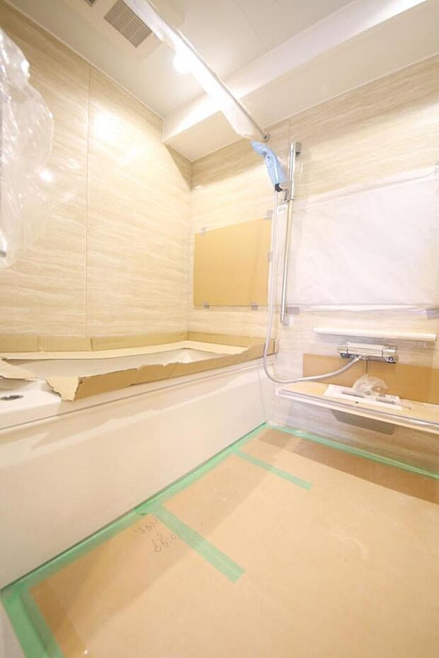 ■くつろぎのバスタイム、便利な浴室乾燥機付き