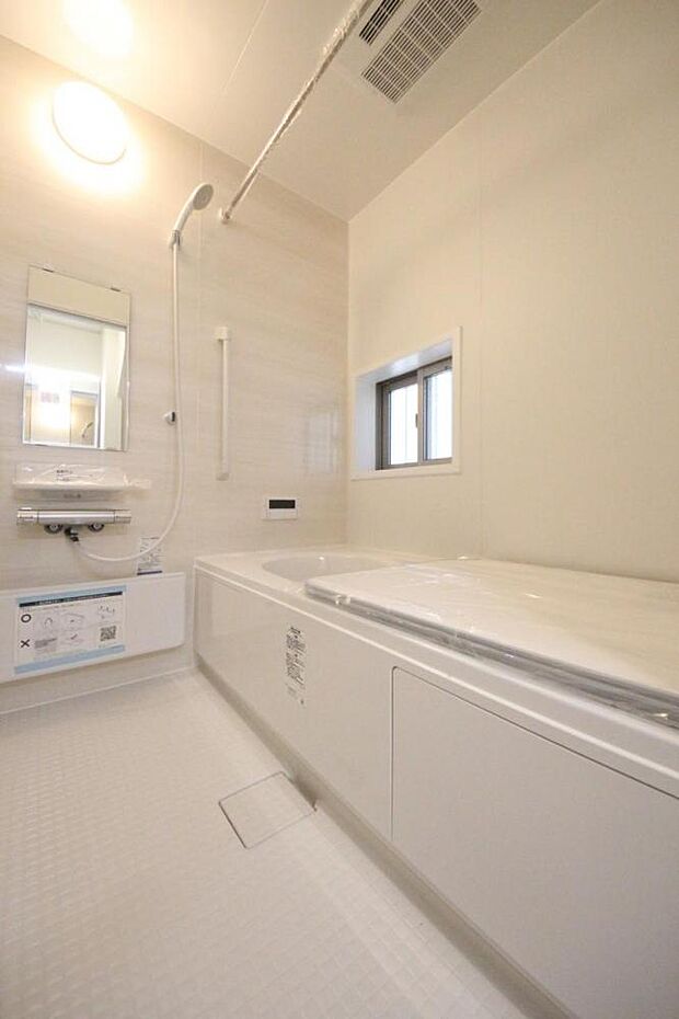 ■くつろぎの1坪浴室、追い焚き機能＆浴室乾燥付き