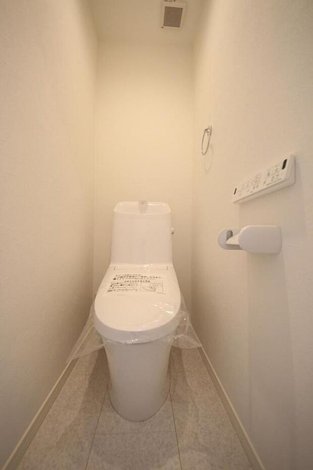 ■3階のトイレ、いつでも衛生的なウォシュレット付き