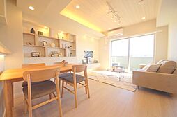 ゼファー中十条アクタージュ 3LDKのリビング/ダイニング