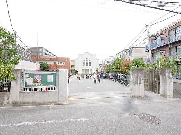 北町カトリック幼稚園　徒歩6分 470m