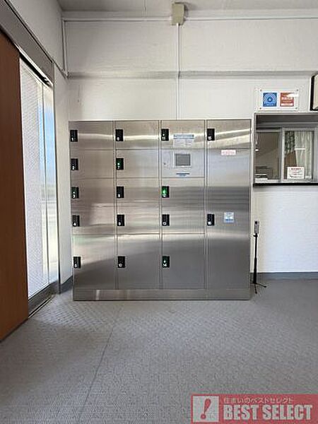 ■荷物の受け取りに便利な宅配ＢＯＸ完備