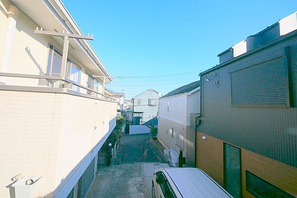 ■前面道路は西側6ｍ公道で車庫入れもスムーズ