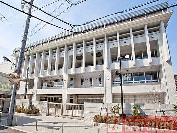 北区立明桜中学校　徒歩8分 630m