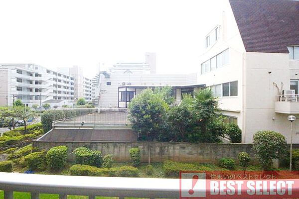 ■7階建て2階部分の南西向き住戸で陽当り良好