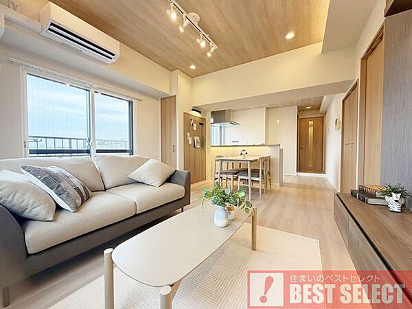 ■14階建て7階部分の南向き3方角住戸で陽当り＆眺望良好