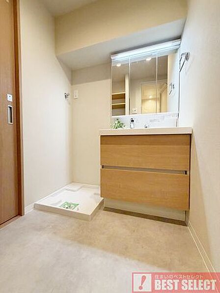 ■朝の身だしなみもしっかりとできる洗面化粧台