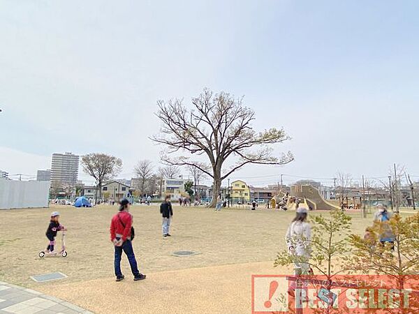 赤羽台けやき公園　徒歩6分 480m