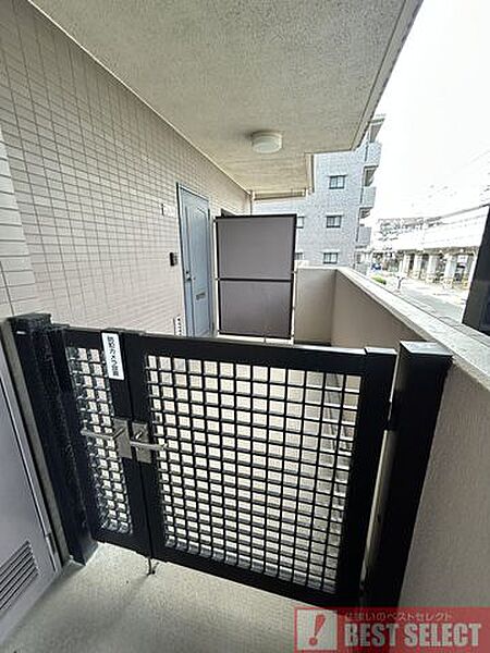 ■プライベート空間を確保できる専用玄関ポーチ付き