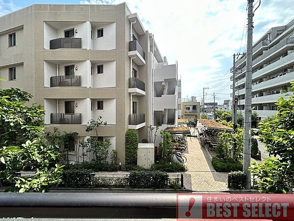 ■6階建て2階部分の南西向き3方角住戸で陽当り＆通風良好
