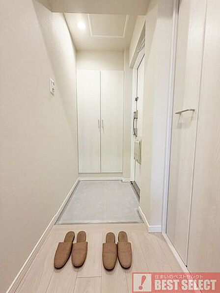 ■たっぷり収納できるシューズクローゼット付きで玄関回りがスッキリ片付きます