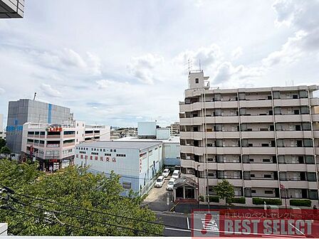 ■8階建て5階部分の南向き角住戸で陽当り&通風良好