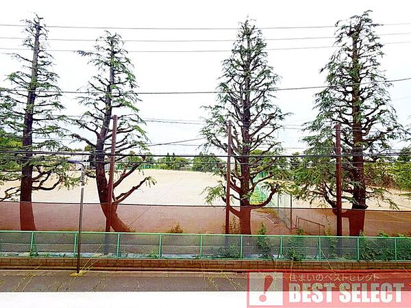 ■3階建て2階部分の南東向き住戸で陽当り良好