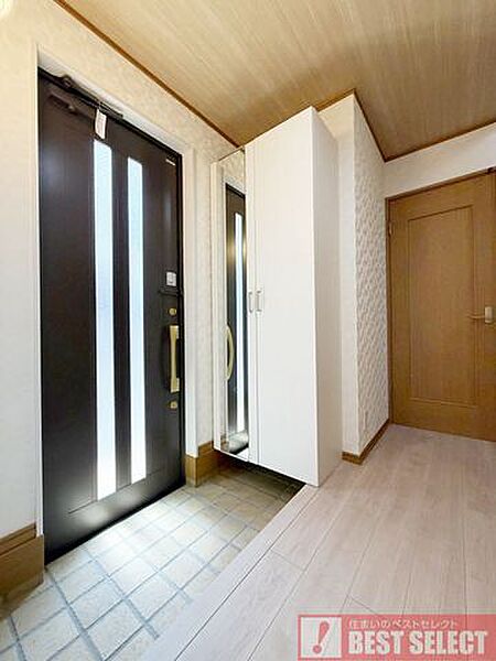 ■たっぷり収納できるシューズＢＯＸ付きで玄関回りがスッキリ片付きます
