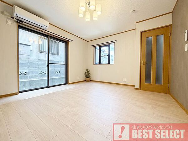 ■2001年3月築の中古戸建（程度良好）■新規内装＆外装リフォーム施工済みでキレイなお住まい