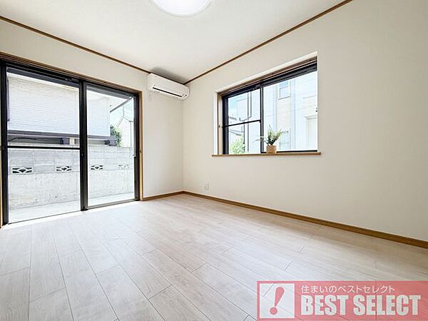 ■1階の洋室6．1帖、全室2面採光＆全室収納付きです。