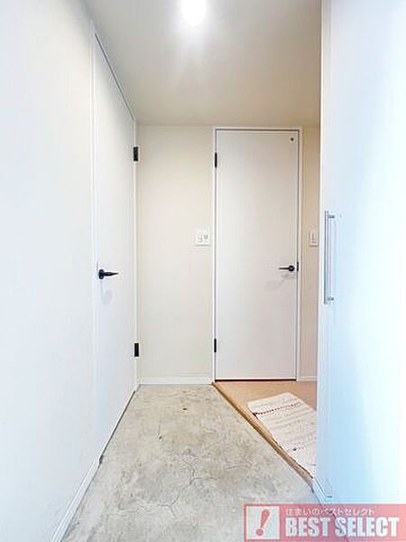 ■玄関にはたっぷり収納できるシューズインクロークを完備