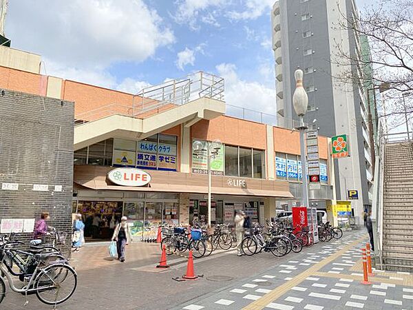 ライフ板橋店　徒歩9分 710m