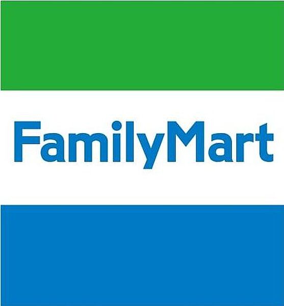 ファミリーマート 田端新町三丁目店　徒歩3分 210m