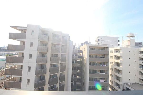 ■最上階9階部分の北西向き住戸で眺望良好