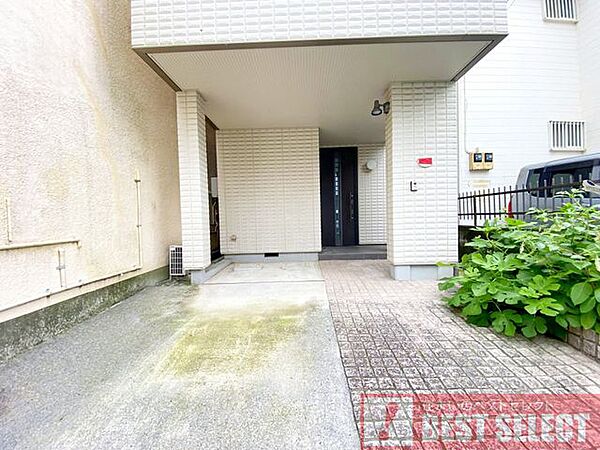 ■前面道路は北東側約3．19ｍ公道、カースペース1台分あり（軽自動車、車種によります）
