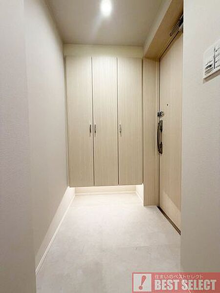 玄関を拡大表示