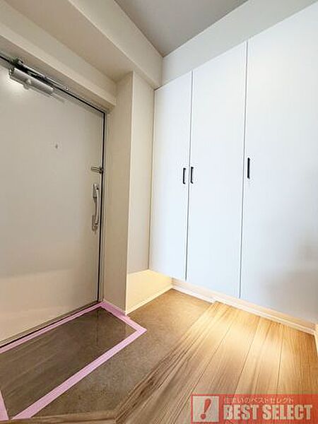 ■たっぷり収納できるシューズＢＯＸ付きで玄関回りがスッキリ片付きます