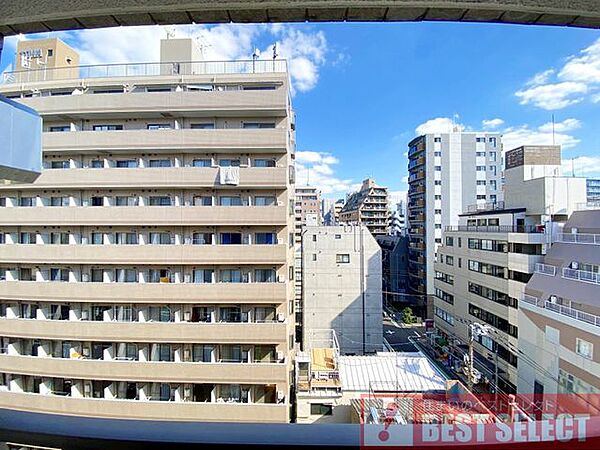 ■バルコニーからの眺望■9階建て7階部分の南東向き住戸で陽当り良好
