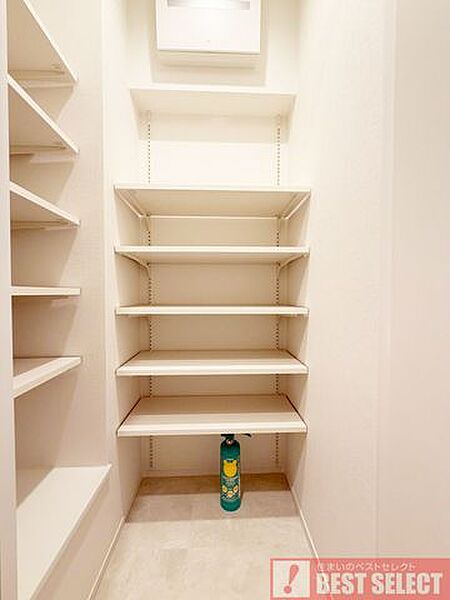 ■大容量のシューズインクローゼット完備