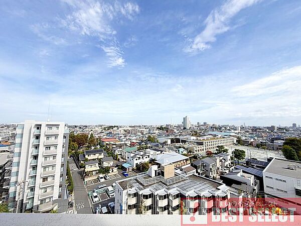 ■10階建て9階部分の南東向き3方角住戸で陽当り＆眺望良好