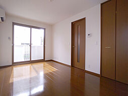 ローズコート・カノン 101 1階ワンルームのリビング/ダイニング