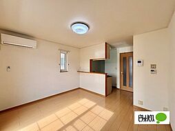 パインヒルズ 204 2階1LDKのリビング/ダイニング