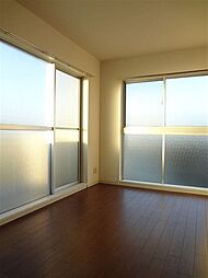 コア・イースト 1階1LDKのリビング/ダイニング