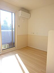 レッドアイ 1階1LDKのリビング/ダイニング