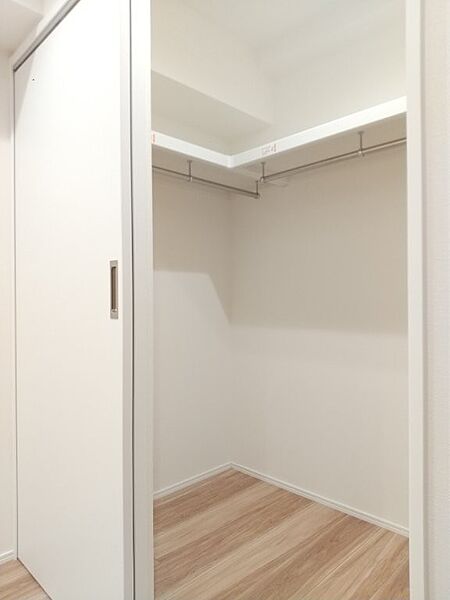 収納も大容量でお部屋をすっきりお使いいただけます。
