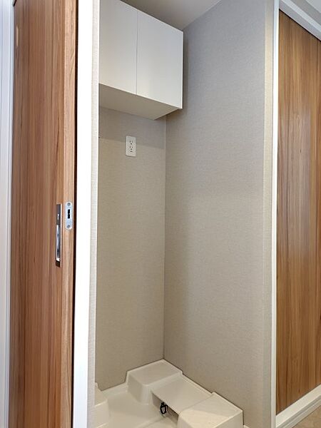 うれしい室内洗濯機置場です！室内洗濯機置場と浴室乾燥機で洗濯するたびに外に出る必要なし！
