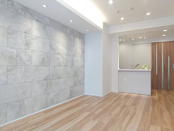 白を基調とした明るいお部屋です。どんな家具とも合わせられます。
