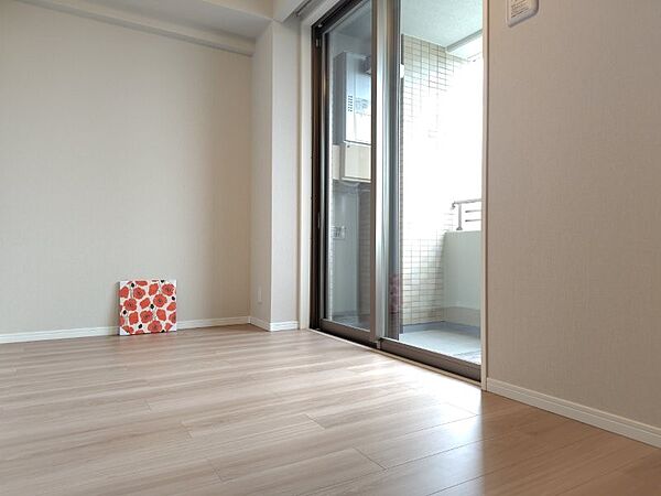 柔らかな日差しが差し込む洋室は主寝室としてもお使いいただけます。