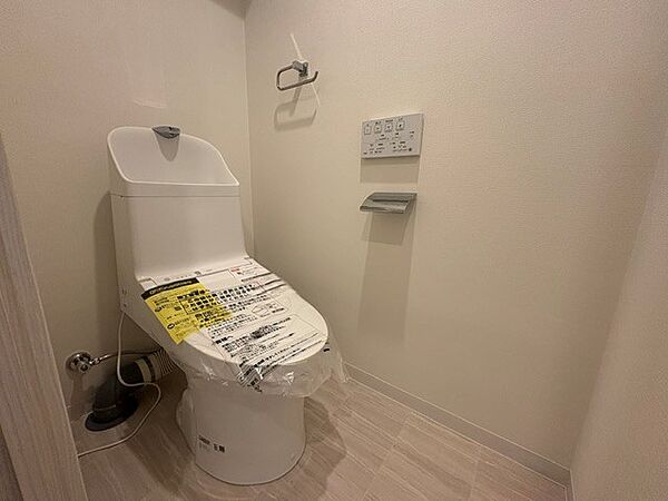 清潔感のあるトイレスペース。シンプルで使いやすい設計です