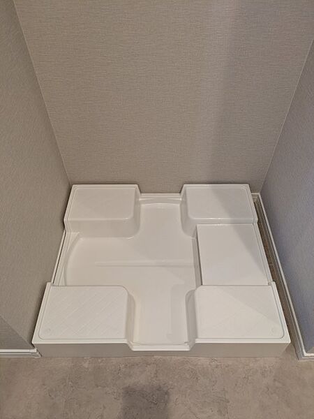 うれしい室内洗濯機置場です！室内洗濯機置場と浴室乾燥機で洗濯するたびに外に出る必要なし！
