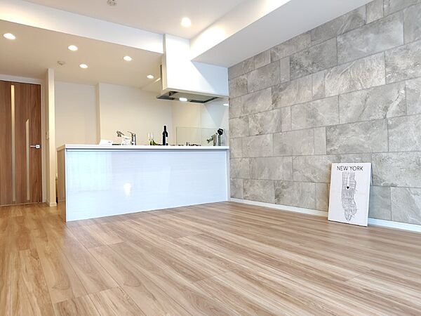 白を基調とした明るいお部屋です。どんな家具とも合わせられます。