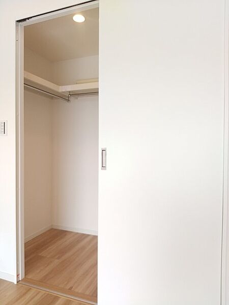 各部屋を最大限に広く使って頂ける様、全居住室に収納付。プライベートルームはゆったりと快適に。