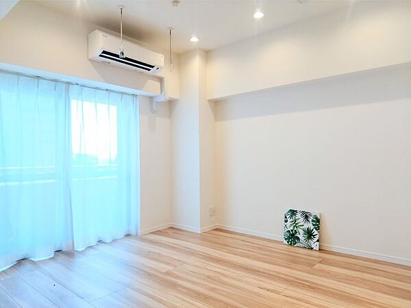 広々約15.0帖のリビングルームはインテリアの配置を考えるのも楽しくなります。