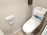 トイレ：清潔で快適な温水洗浄機能付トイレです。シンプルで使い勝手がよく、お掃除も楽チンです。 