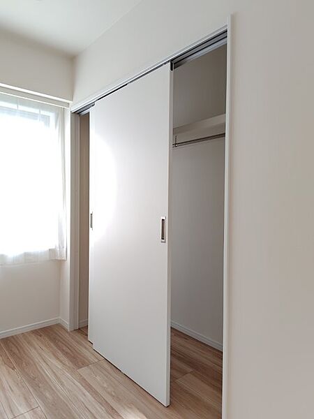 収納も大容量でお部屋をすっきりお使いいただけます。